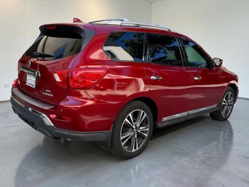 Used 2019 Nissan Pathfinder Platinum AWD/4WD image 8