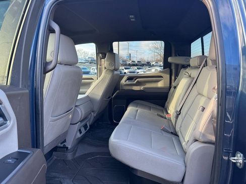 Used 2022 Chevrolet Silverado 1500 LT w/ Leather Package image 10