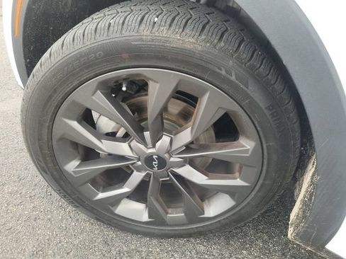 Certified 2023 Kia Sorento SX Prestige AWD/4WD image 10