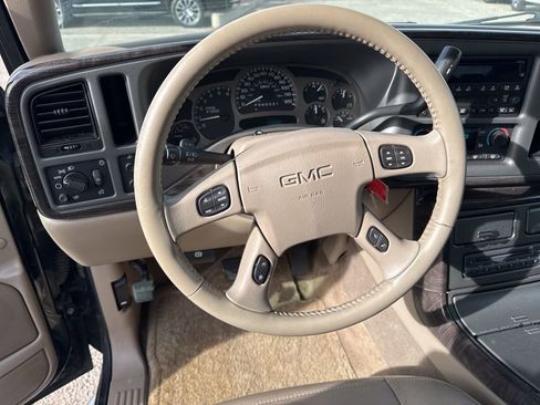 Used 2006 GMC Sierra 1500 Denali w/ Onstar Plus Package image 13
