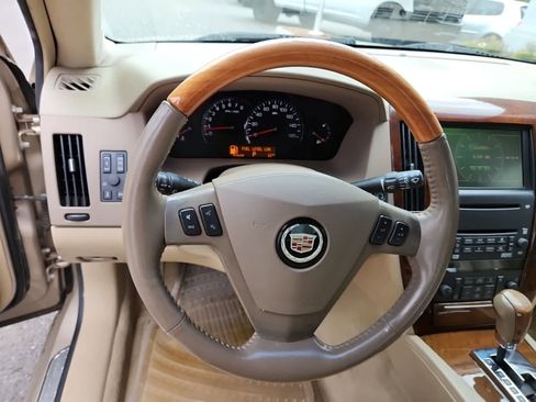 Used 2005 Cadillac STS V8 w/ Preferred Equipment Group AWD/4WD image 12