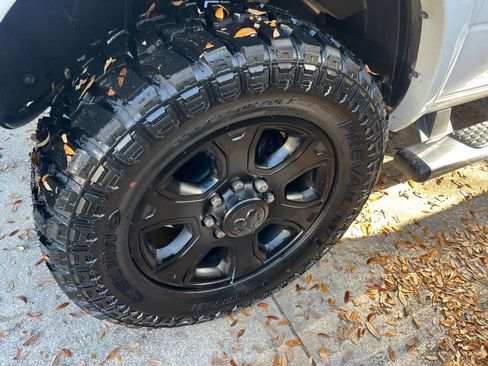 Used 2017 RAM 3500 Tradesman w/ Chrome Appearance Group image 8