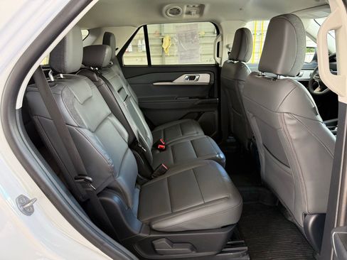 Used 2026 Ford Explorer Active w/ Active Comfort Package image 18