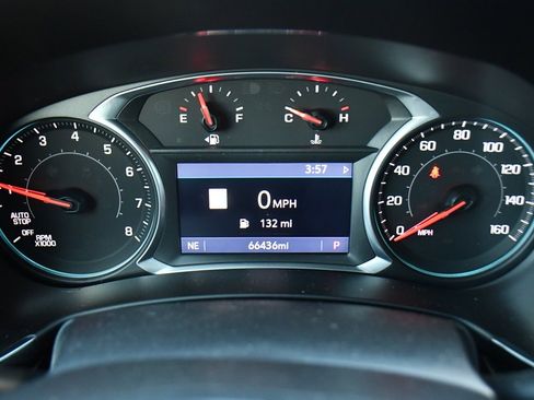 Used 2022 Chevrolet Equinox RS w/ RS Leather Package image 24