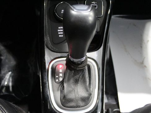 Used 2020 Jeep Compass Latitude image 32