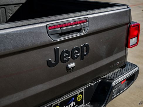 Used 2024 Jeep Gladiator Sport image 31