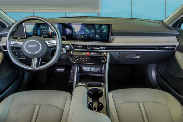 Certified 2025 Hyundai Sonata SEL FWD image 10