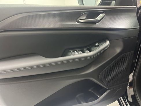 New 2025 Jeep Grand Cherokee Laredo image 6