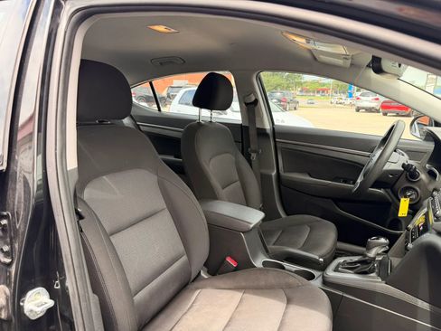 Used 2018 Hyundai Elantra SEL FWD image 27