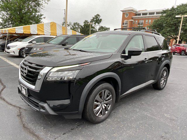 Used 2023 Nissan Pathfinder SV FWD image 3