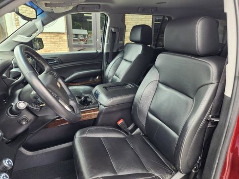 Used 2019 Chevrolet Tahoe LT w/ Luxury Package AWD/4WD image 19