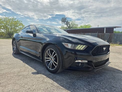 Used 2016 Ford Mustang Coupe RWD image 2