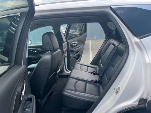 Used 2024 GMC Terrain SLT AWD/4WD image 27