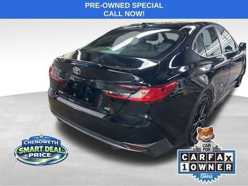 Used 2025 Toyota Camry SE FWD image 3