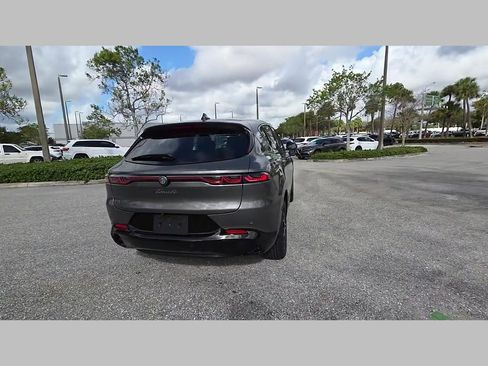 Used 2025 Alfa Romeo Tonale w/ Premium Package image 33