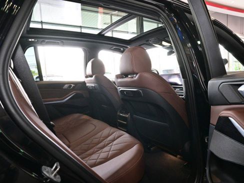 Used 2025 BMW X5 xDrive40i w/ M Sport Package AWD/4WD image 21