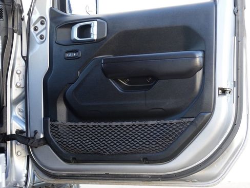 Used 2020 Jeep Wrangler Unlimited Sport image 37