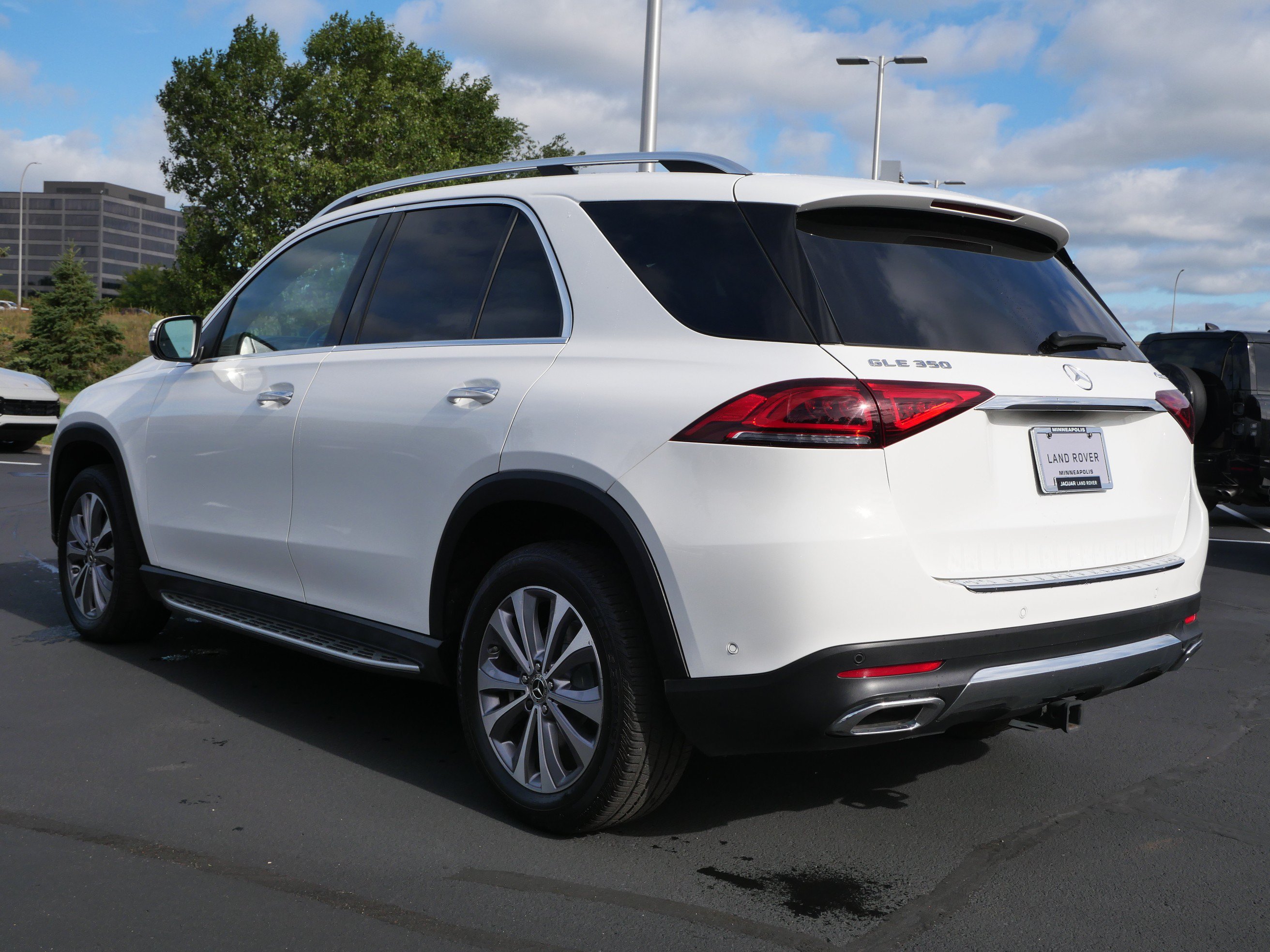 Used 2022 Mercedes-Benz GLE 350 4MATIC image 3