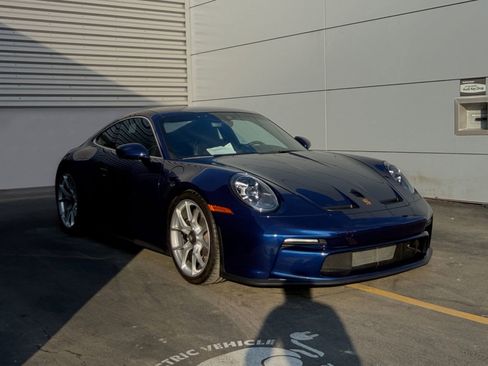 Certified 2022 Porsche 911 GT3 RWD image 5