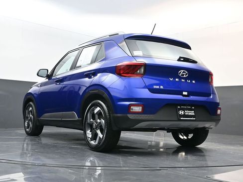 Certified 2025 Hyundai Venue SEL image 27