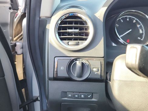 Used 2014 Chevrolet Captiva Sport LS FWD image 19