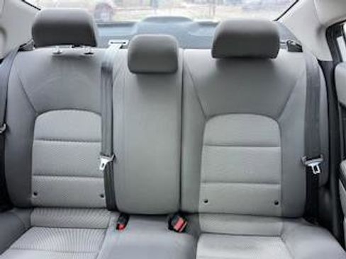 Used 2017 Kia Forte LX image 24