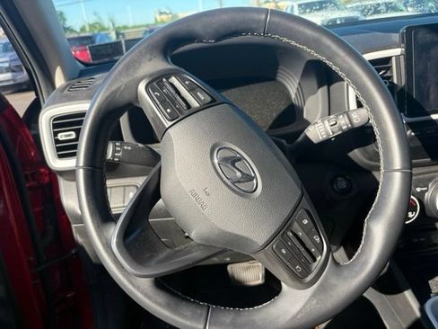 Certified 2024 Hyundai Venue Limited FWD image 13