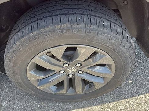 Used 2023 Honda Ridgeline Sport image 9