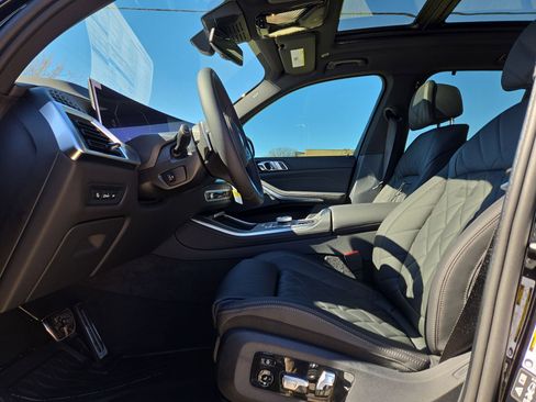 New 2026 BMW X5 xDrive40i w/ Executive Package image 16