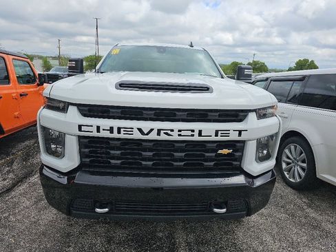 Used 2022 Chevrolet Silverado 2500 Custom w/ Custom Value Package AWD/4WD image 2