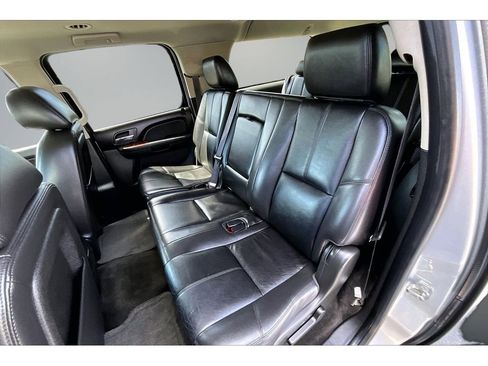 Used 2013 GMC Yukon XL SLT AWD/4WD image 19