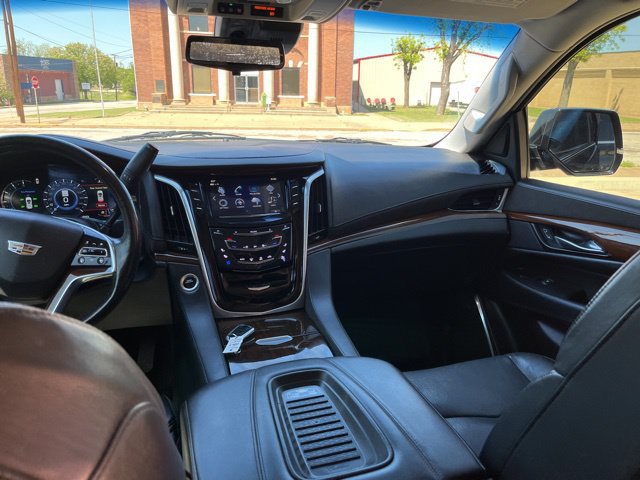Used 2020 Cadillac Escalade Luxury AWD/4WD image 27