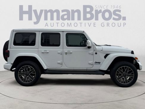 Used 2023 Jeep Wrangler Unlimited Sahara image 2