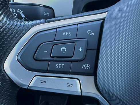 Used 2022 Volkswagen Atlas Cross Sport SEL Premium R-Line image 19