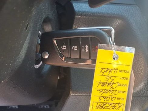 Used 2023 Toyota Camry SE FWD image 14