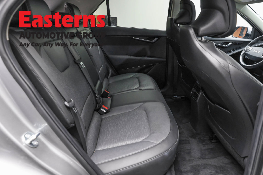 Used 2023 Kia Niro Wave w/ Wave Preserve Package FWD image 27