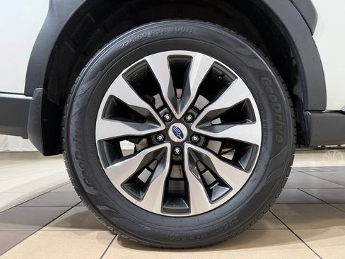 Used 2023 Subaru Outback Touring AWD/4WD image 9
