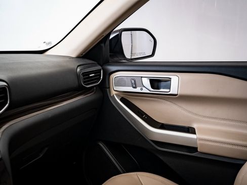 Used 2021 Ford Explorer Limited w/ Equipment Group 301A image 36