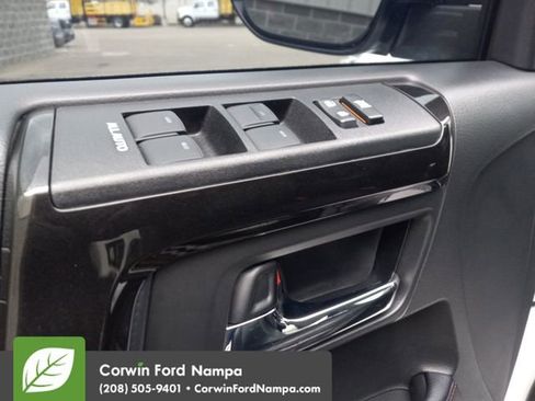 Used 2022 Toyota 4Runner TRD Off-Road Premium image 11