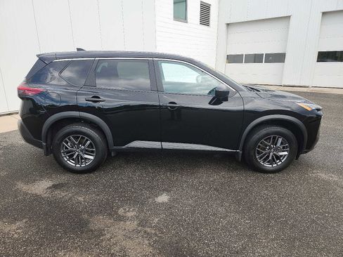 Used 2023 Nissan Rogue S image 7