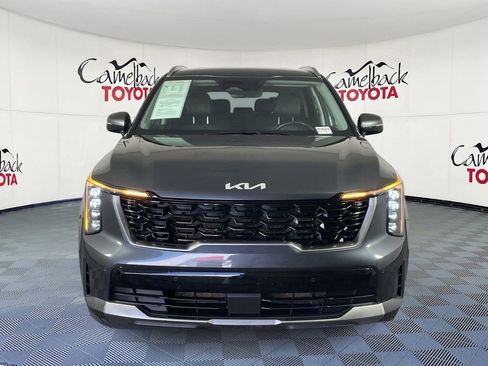 Used 2024 Kia Sorento S image 3