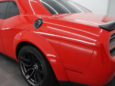 Used 2018 Dodge Challenger SRT Hellcat RWD image 34