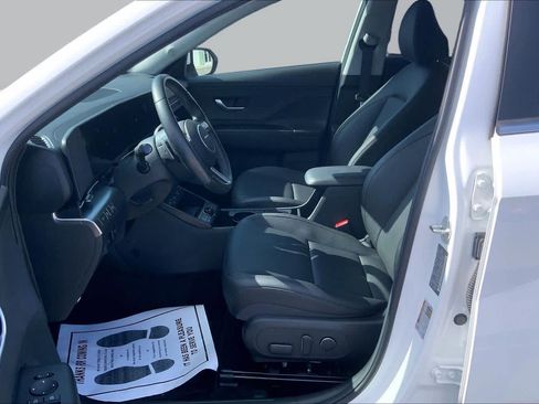 Used 2024 Hyundai Kona Limited FWD image 8