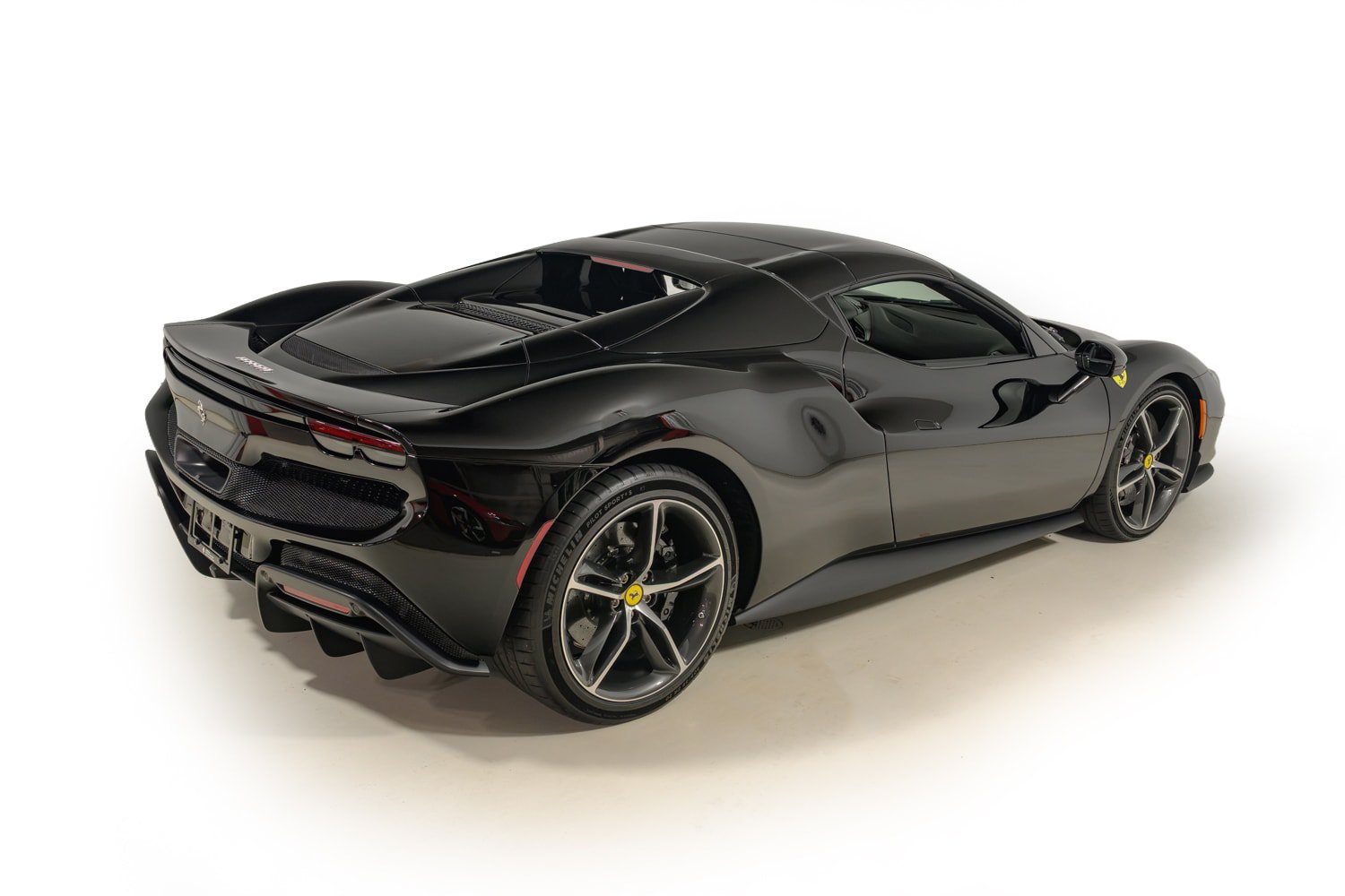 Used 2024 Ferrari 296 GTS RWD image 16