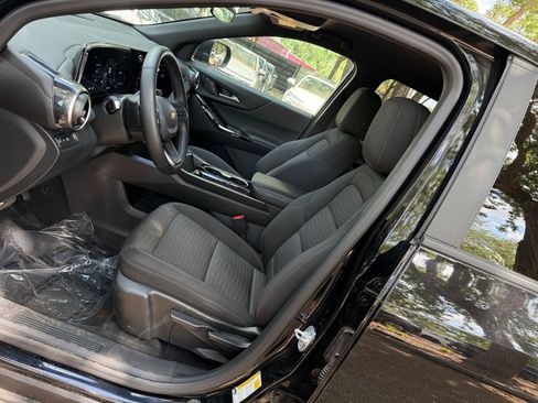 Used 2025 Chevrolet Equinox LT FWD image 24