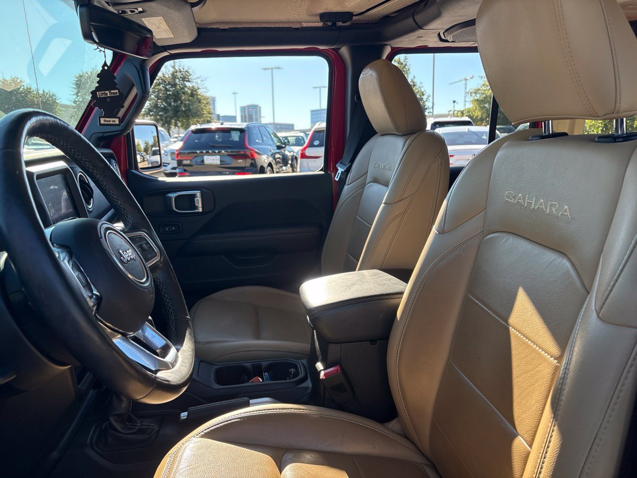 Used 2019 Jeep Wrangler Unlimited Sahara AWD/4WD image 18