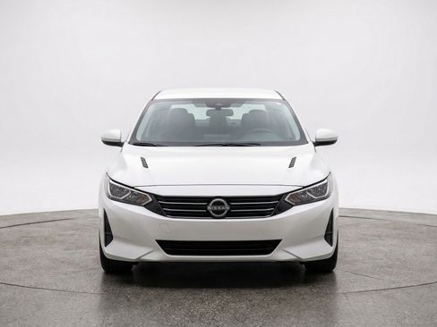 Used 2025 Nissan Sentra SV FWD image 2