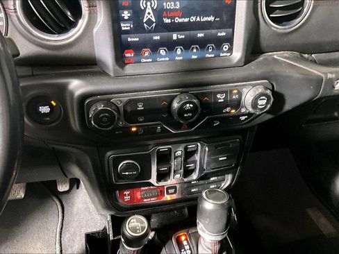 Used 2020 Jeep Wrangler Unlimited Rubicon w/ Quick Order Package 28Y Recon AWD/4WD image 24