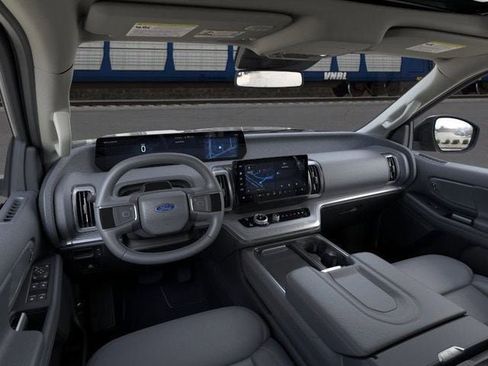 New 2025 Ford Expedition Max Active image 10