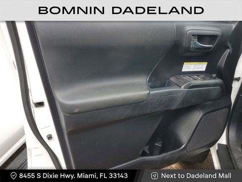 Used 2020 Toyota Tacoma TRD Off-Road image 12